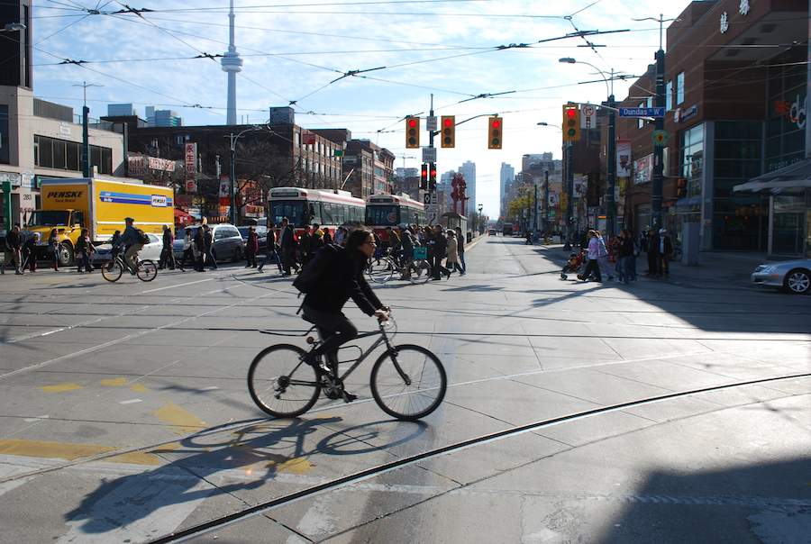 BICIREDMX's tweet image. A través de votación online, #Toronto busca opinión de ciclistas antes de construir ciclovías ciclosfera.com/toronto-ciclis…