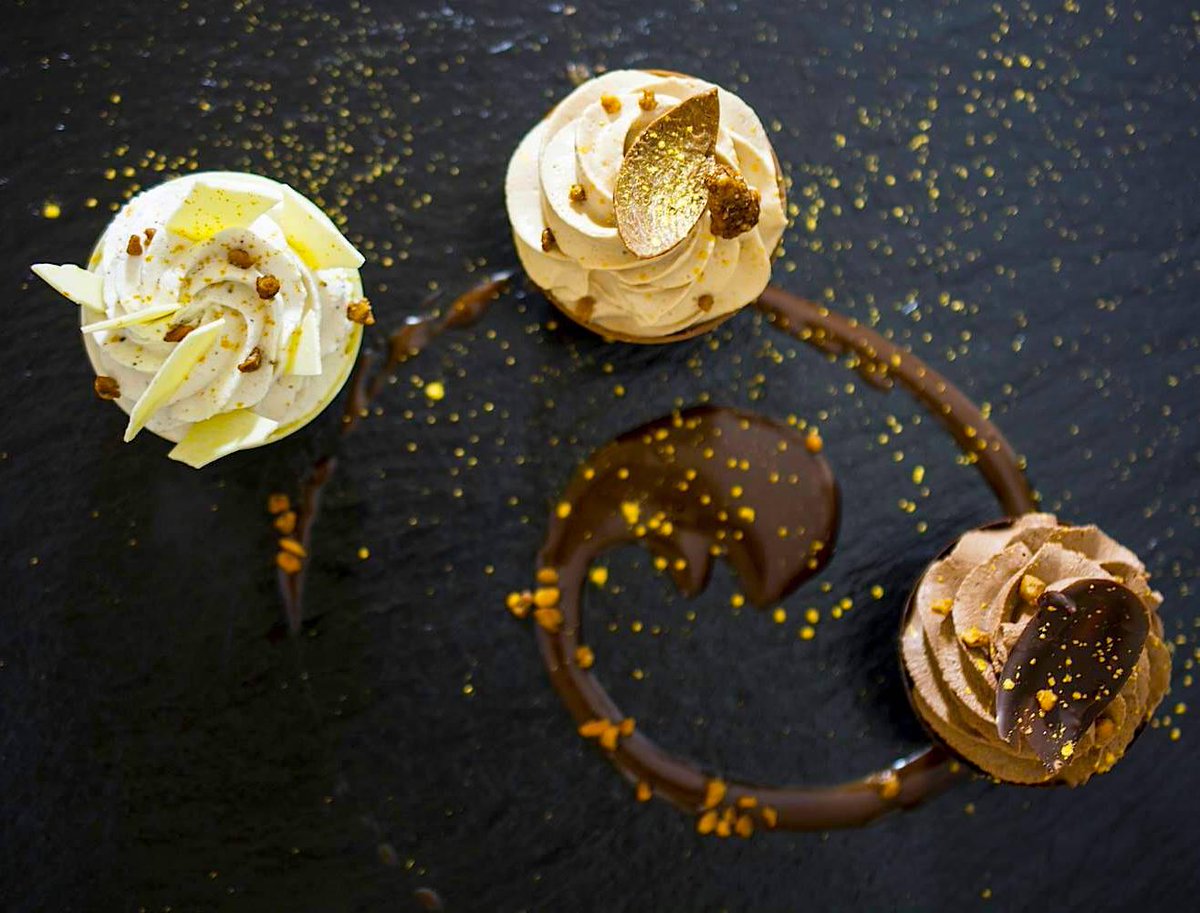 Chocolat_monde's tweet image. Quelques desserts de @NinaMetayer chef pâtissiére du @RAPHAELPARIS16
#GrandPatissier #best #pastry @France2tv