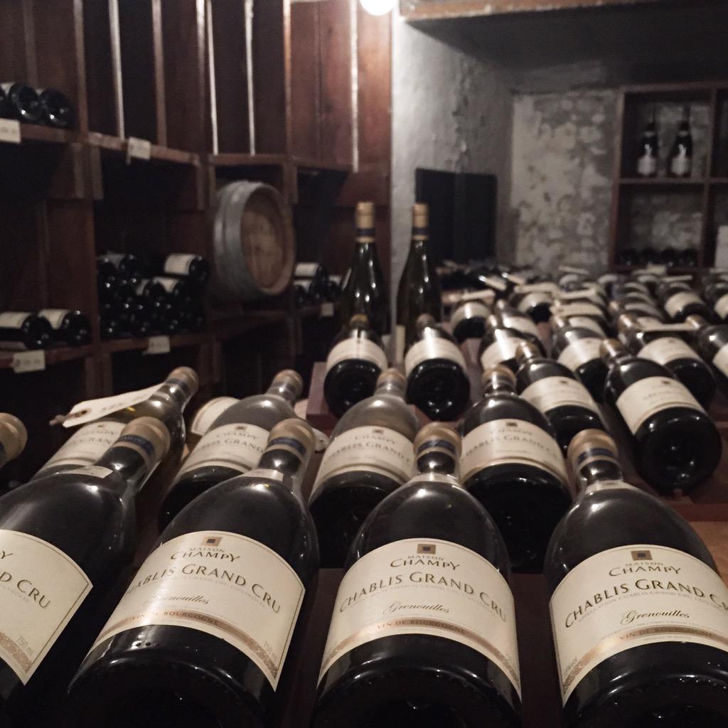MLarsen_studio's tweet photo. Been visiting the legendary wine shop Juuls today. Fab wine and exciting anecdotes #juuls #wine #winewonk #photoshoot http://t.co/EnpUtaEnTq