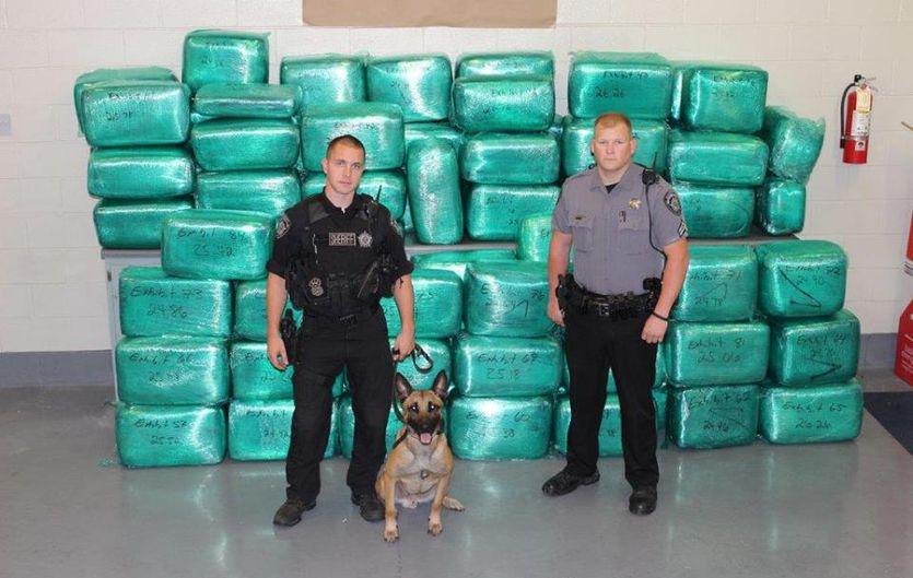 GAFollowers's tweet photo. Police officers seize 2,074 pounds of marijuana in Conyers making it the largest drug bust in Rockdale Co. history. http://t.co/iJtBceuUkQ