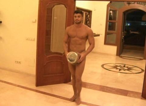 FamousManCandy's tweet photo. Totally one of @Rogan_OConnor finest moments on @mtvex 😈 http://t.co/aNNnWN03CZ