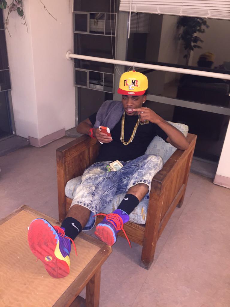 MaxxPapi tweet picture