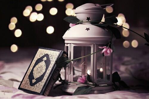 عشرٌونَ مضتْ !

وعشرٌ أقبلت

فلنتدارك مامضى ياصحب ..*