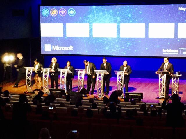 LisaScafPerthLM's tweet photo. Signing of a Mayoral Accord today at #2015APCS with 75 global mayors http://t.co/ptwMS83UsS