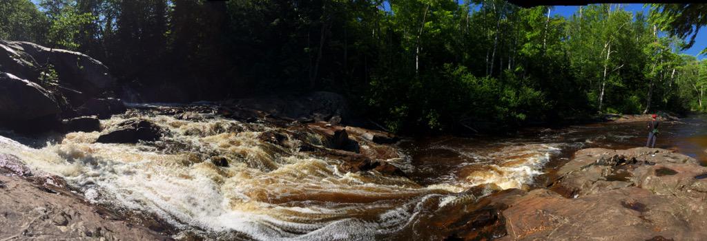 kaylinayotttee's tweet photo. Things a yooper would do; fish, drink beer, and explore waterfalls http://t.co/csHmqtH0hS
