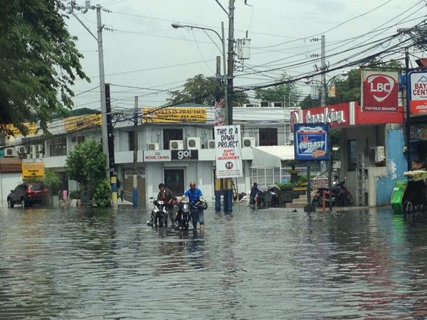 Flooded Maysilo Circle PHOTO Flooded Maysilo Circle Mandaluyong City flooded-maysilo-circle-photo-flooded-maysilo-circle-mandaluyong-city