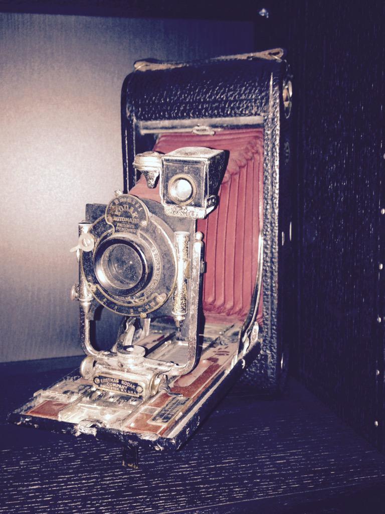 TheBoourns's tweet image. Look what I found today at a clients house. #vistafilm @LLumarCanada @greenbldgs