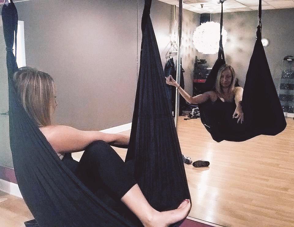 ebiorge's tweet image. My Aerial Yoga Pose #SpinalTwist #challengeaccepted