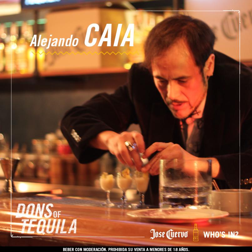JoseCuervoAr's tweet photo. @alecaiarock Preparándo su Cholita. Si eso no es #Pasión y #Dedicación, no se que es. #Donsoftequila ¿Será él? http://t.co/utvVyR4dy3