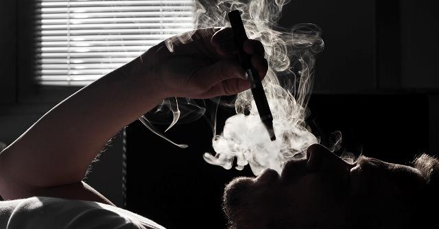 cracked's tweet photo. 'Why It's Time to Stop Vaping' #MilkVideo Exclusive Preview Now ONLY on Your @SamsungMobileUS: http://t.co/Ltgv72qN6m http://t.co/6FJWXTexiu