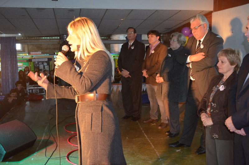 CpitanSto's tweet photo. Feria de Ciencias y Tecnología contamos con la presencia de Nora de Lucia y la Región 12 completa, todo un éxito!!! http://t.co/EvUOJJNvGs
