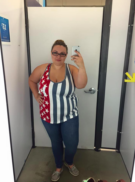 BuzzFeed's tweet photo. This plus-sized woman took a stand after she witnessed fat-shaming in Old Navy http://t.co/2TniUSH2LY http://t.co/lUh4OSaHQX