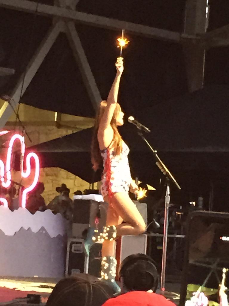 Heartjswe's tweet photo. @KaceyMusgraves Loved seeing you perform at Willie's picnic..you sound just as awesome live!  You're my fav! http://t.co/jFNnZSyZ9r