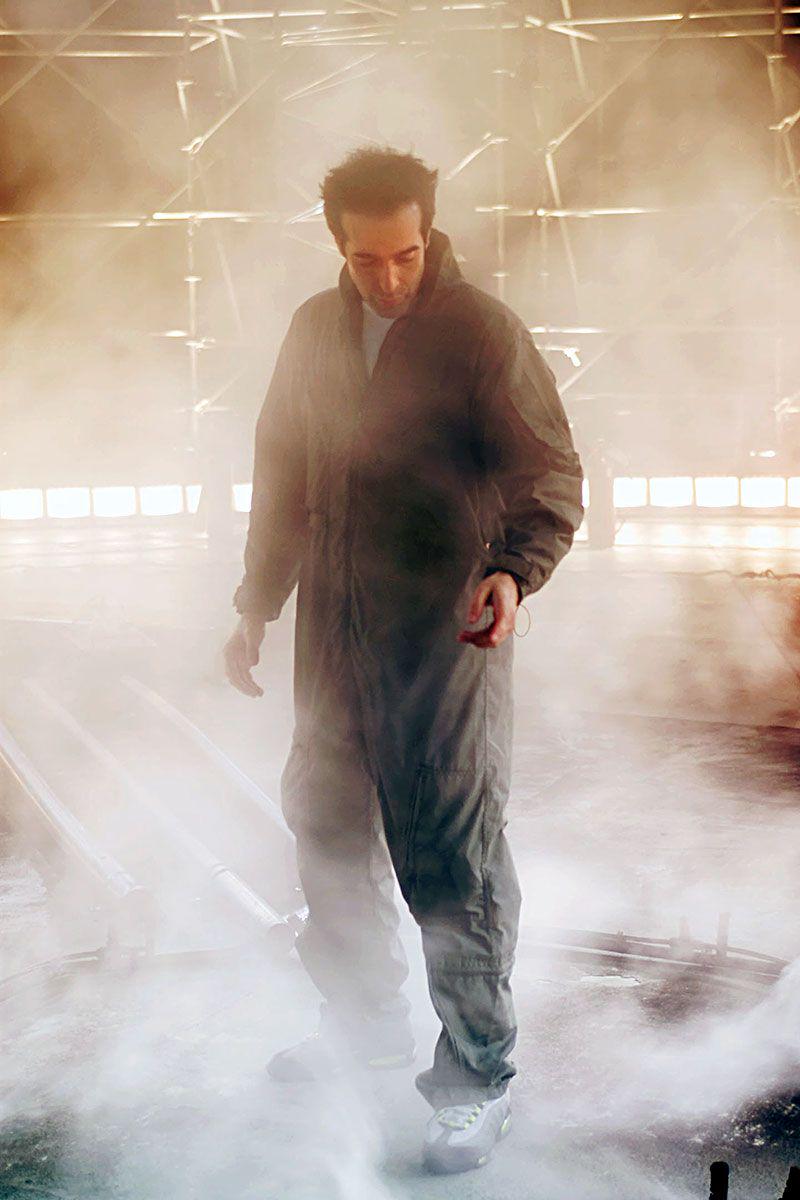 MaximMag's tweet image. .@D_Copperfield explains our facination with the vanishing act. MAXIMM.AG/Ya5fKrD