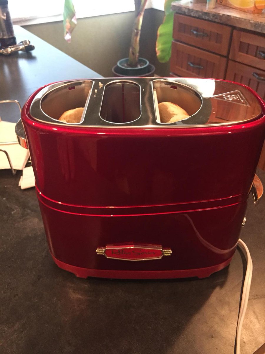 hawksconsin's tweet photo. Quite possibly the greatest invention EVER!!! #hotdogtoaster http://t.co/urkxpWT1cm