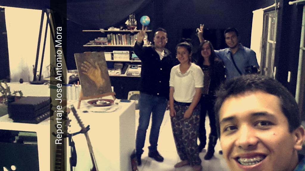 Andresfcarpio's tweet photo. En entrevista con @joseamusic 
"La vida es felicidad"
@mipunin
  #Vitela #Feloz #cs #utpl #loja http://t.co/Nv0gW57nVV