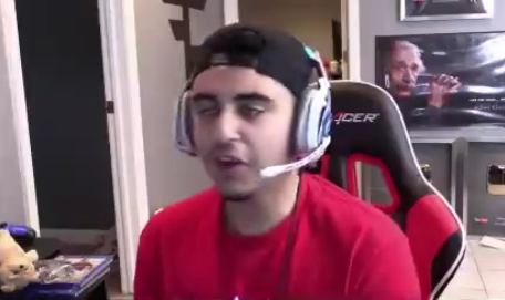 FonzOwnsU's tweet photo. @FaZe_Rain Lmao :'D http://t.co/WAJ7eb0CFL
