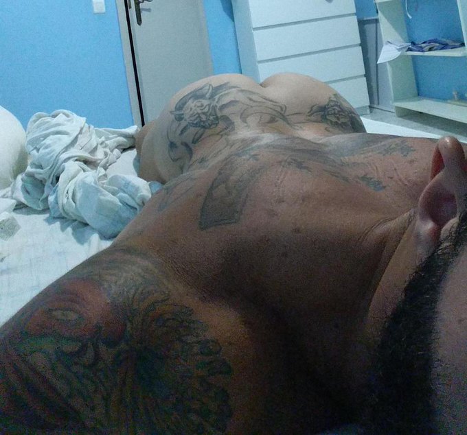 No hay quien duerma con esta calor #ass #nakedselfie #naked http://t.co/Y5i4k96Tyj<a href="/tag/ass"class="tags">#ass</a><a href="/tag/nakedselfie"class="tags">#nakedselfie</a><a href="/tag/naked"class="tags"><span>#naked</span></a>
