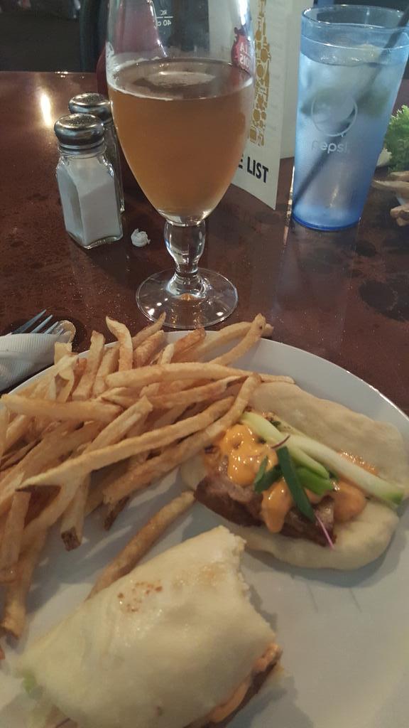 mikehepola's tweet image. Big thanks to @TheBrassKettle for an awesome meal tonight #tbk #kettlelife