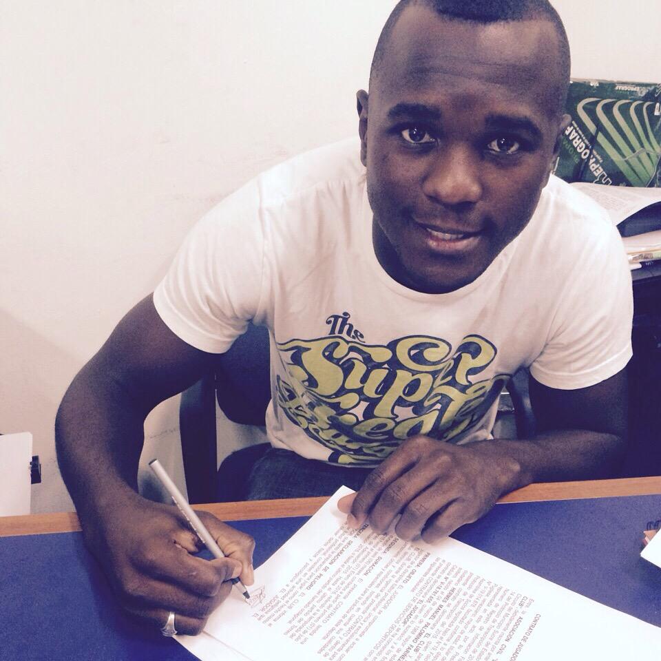 Hermes La Pantera Palomino <a href="/hermespalomino/">hermespalomino</a> firma con/ signs with <a href="/PetareFC/">Petare FC</a> #smg #soccer #futbol