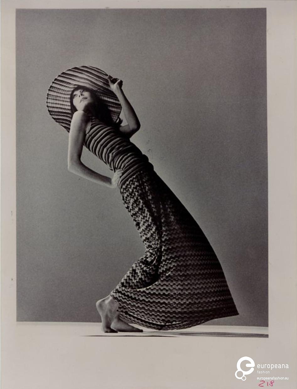 Happy birthday Anjelica Huston! 


Photo: Anjelica wearing Missoni, S/S 1971. ©Missoni Archive 