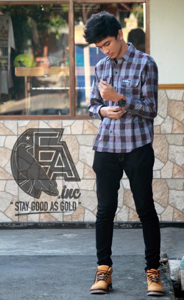 EA.STREETWEAR.CLOTH
Product Code " f.088 " 

" Stay Good As Gold "

Online Order : 
55377EC2 / 089505421119