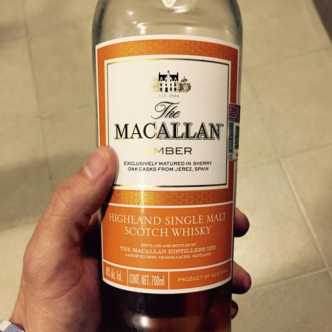 Me gusta ese refr&aacute;n mexicano: "Las penas con whisky son menos" http://t.co/b0aYdDXGBX<a href="/tag/laislareality2015"class="tags"><span>#laislareality2015</span></a>