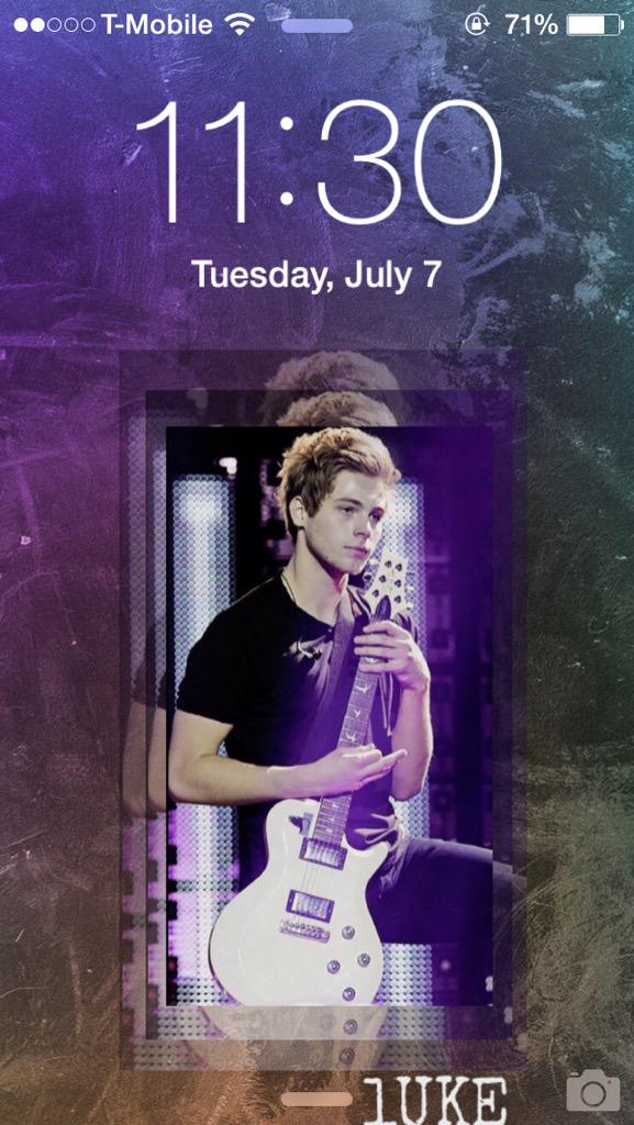 1DLoveLife__'s tweet photo. RT if you want this Luke lockscreen 🌉 http://t.co/YfW3396Hyl