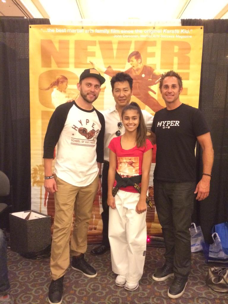 steffyHurkos's tweet photo. Big thanks to #hyper @HyperMA and @Roland_Osborne @UnderdogKids @RaynaVham #philliprhee #supershow2015 #dvdsoldout http://t.co/BbPiOV6Fwf