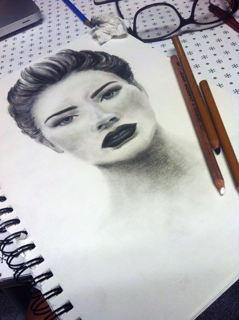 melanieheppner's tweet photo. love late nights 😍 #charcoal #art http://t.co/QWIMxZMzHu