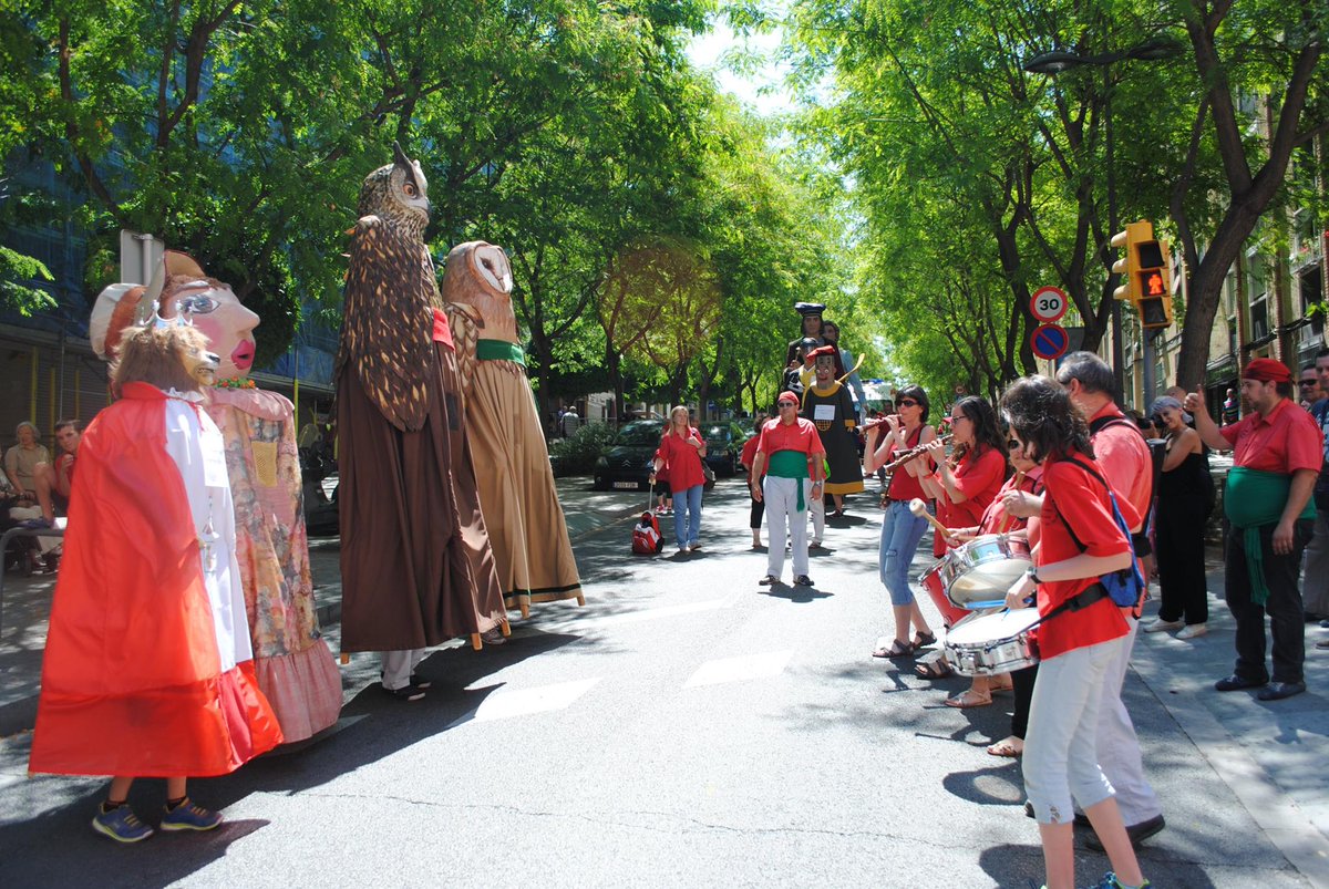Heu vist les imatges de la sortida a #SantFeliudelLlobregat? Aquí les teniu: goo.gl/photos/PrrwvAM… #SQV #gegants