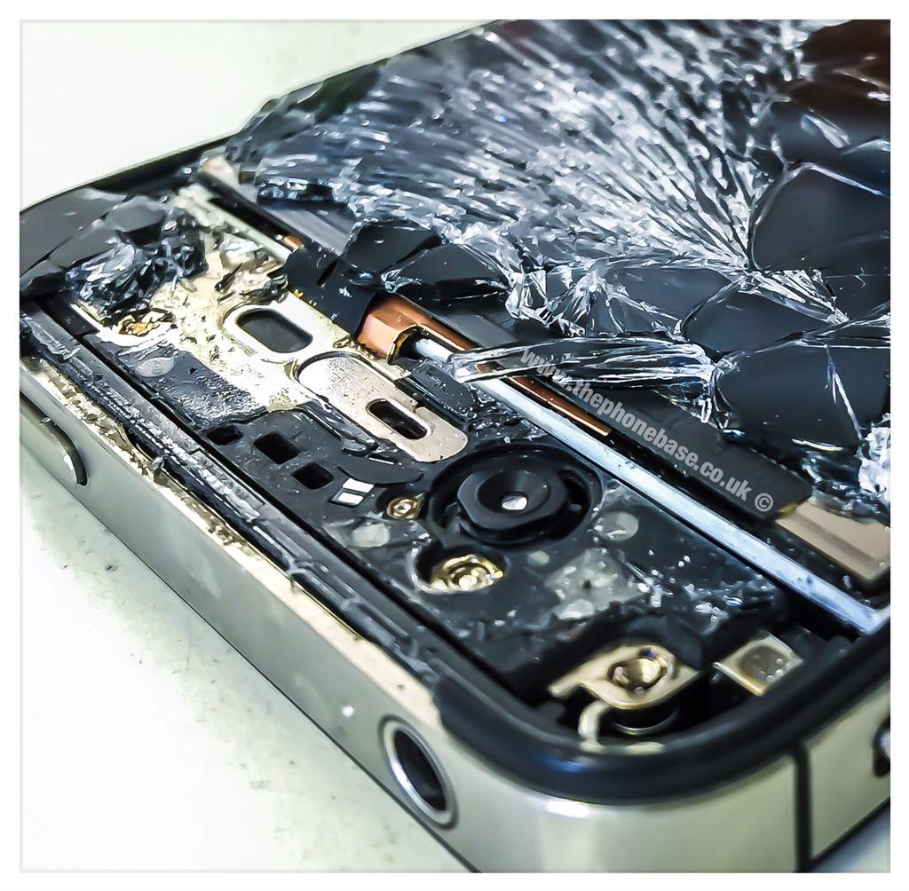 ThePhoneBase's tweet image. #smashed #iPhones #repaired at #thephonebase in #Preston #lancashire @guildcity @PrestonMarket @PrestonCollege