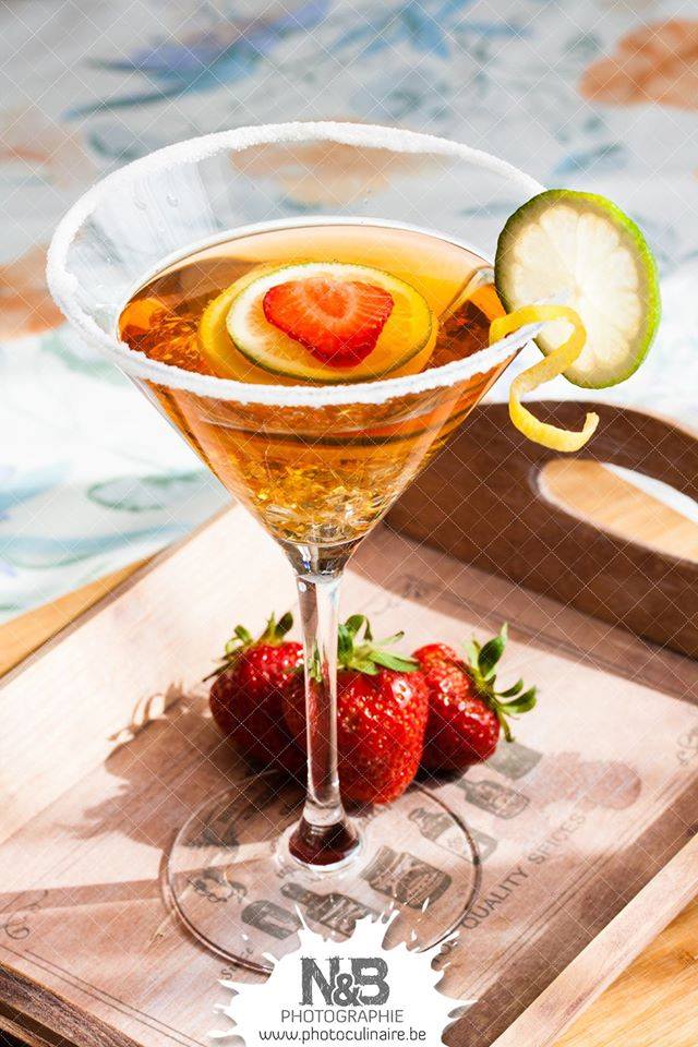 Ce samedi <a href="/CoworkingMons/">@CoworkingMons</a> vous invite à une dégustation de Thé Glacé avec <a href="/MaisonduDesign_/">Maison du Design</a>! 
facebook.com/events/7147640…