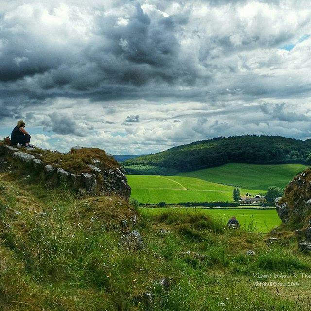 Watching the sky.
Rock of Dunamase #Ireland #IrelandsAncientEast #magicalmidlands