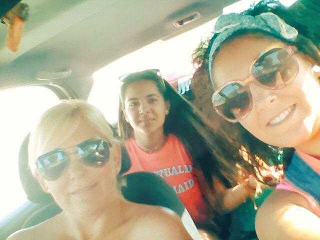 noeliagr14's tweet photo. Nos  vamooss nos vamoos 💆💆👌💃💃😄😘😘 @Macarenagar91 http://t.co/bHvsnENdIM