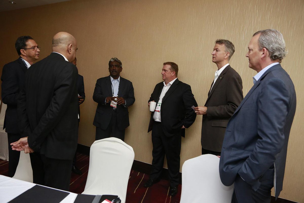 vvenugo's tweet photo. Brian Householder @MikeWalkeyHDS and @ablettHDS interacting with partners at the #HDSConnect. http://t.co/n7R08MEI4T