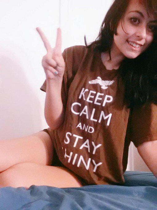 I am now in sleepy time clothes. Thanks for being awesome @KinkLive ! Goodnight! http://t.co/qRopovw