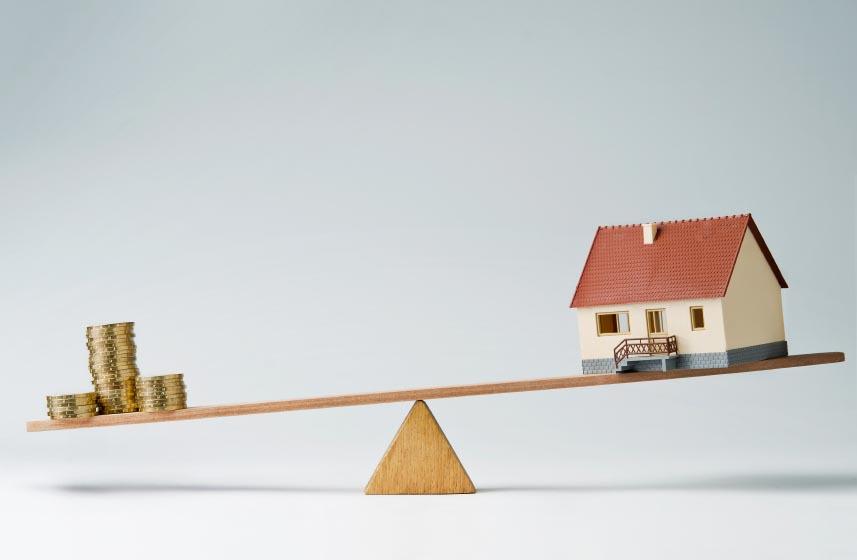 michaelyardney's tweet image. Property market ends FY with a bang says John McGrath in his latest Switzer column - bit.ly/1NM5F3R