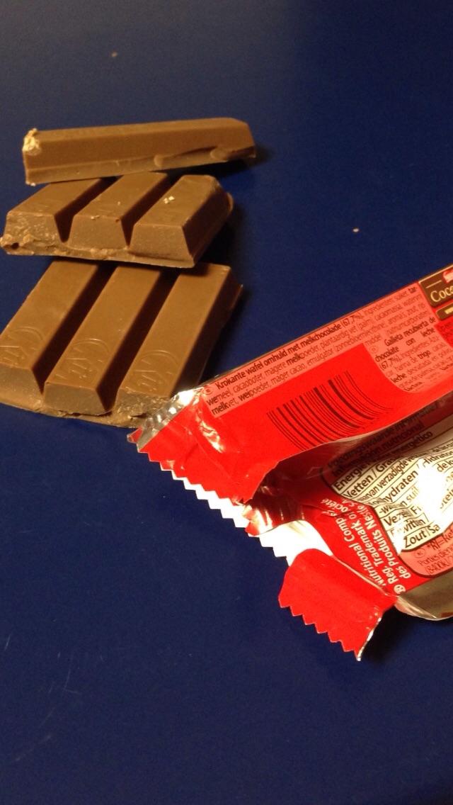 tomatinsolis's tweet photo. Segundo #kitkat que me como está semana.

@kitkatspain me debéis la galleta
#dondeestamigalleta http://t.co/jU7Bi2IC7w