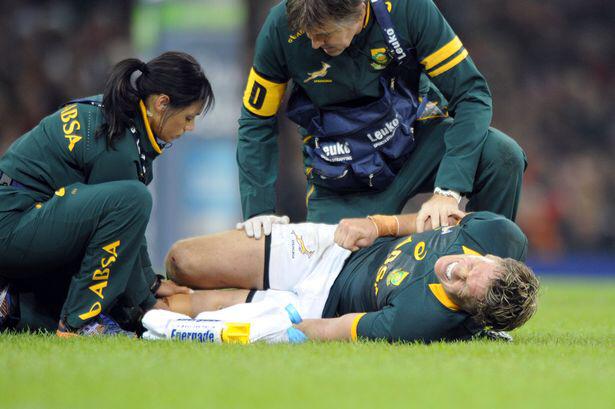 eatsleeprugby.co.uk/behind-the-sce… - An amazing behind the scenes look at Jean de Villiers inspiring recovery from a knee injury.