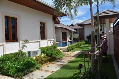 Hot Property Hua Hin tweet media