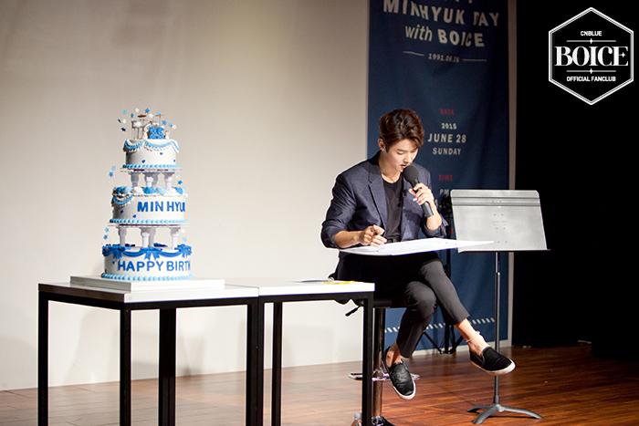 150708 CNBLUE Line: HAPPY MINHYUK DAY!
Check out the photos of Kang Min Hyuk s 25th birthday party with BOICE! 