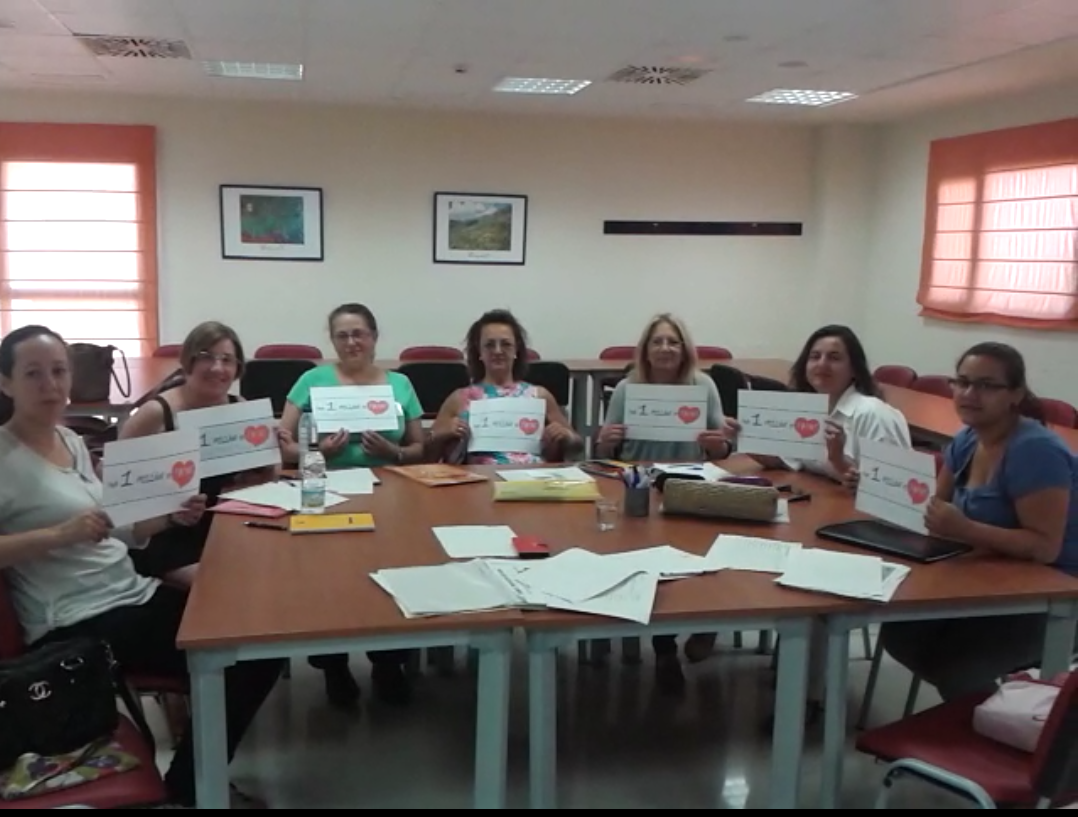SaludNorteMalag's tweet photo. Sinergia programas salud. Se conocieron en #GRUSE y juntas han hecho más de 1 millón y medio de pasos en 1 mes #P1MP http://t.co/nJoFZ0qulS