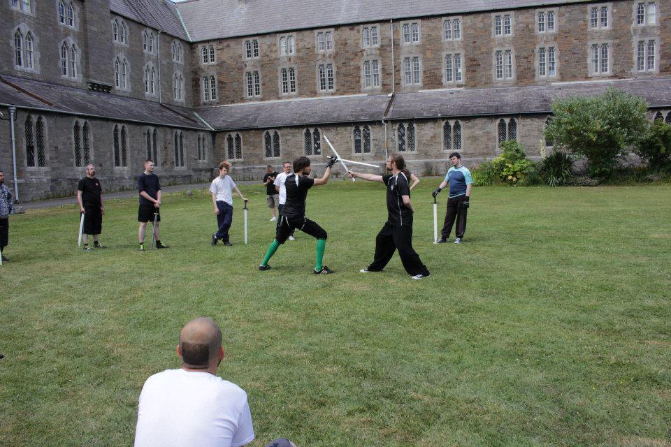 HistFencingNI's tweet image. Messer workshops run by us at HEMA Ireland's annual Féile na Gaiscígh tournament, beautiful setting &amp;amp; weather!