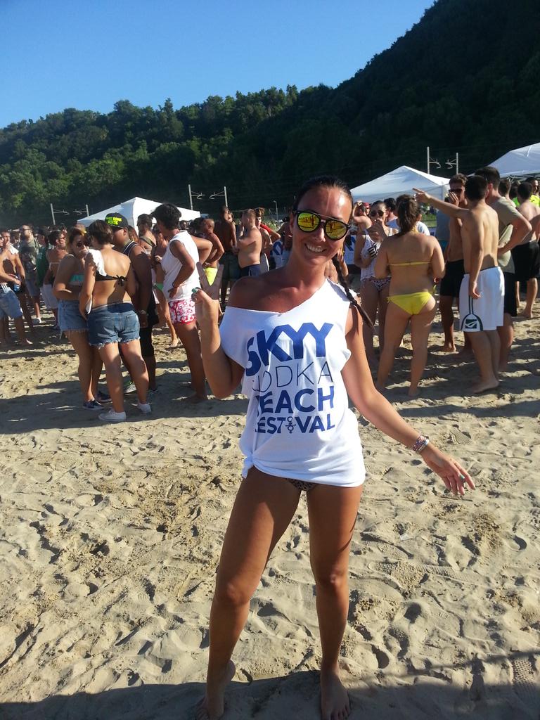 DANILIGNO's tweet photo. Grandissima Giornata. Pesaro. Skyy Vodka Beach Festival http://t.co/4AALtBrxSf