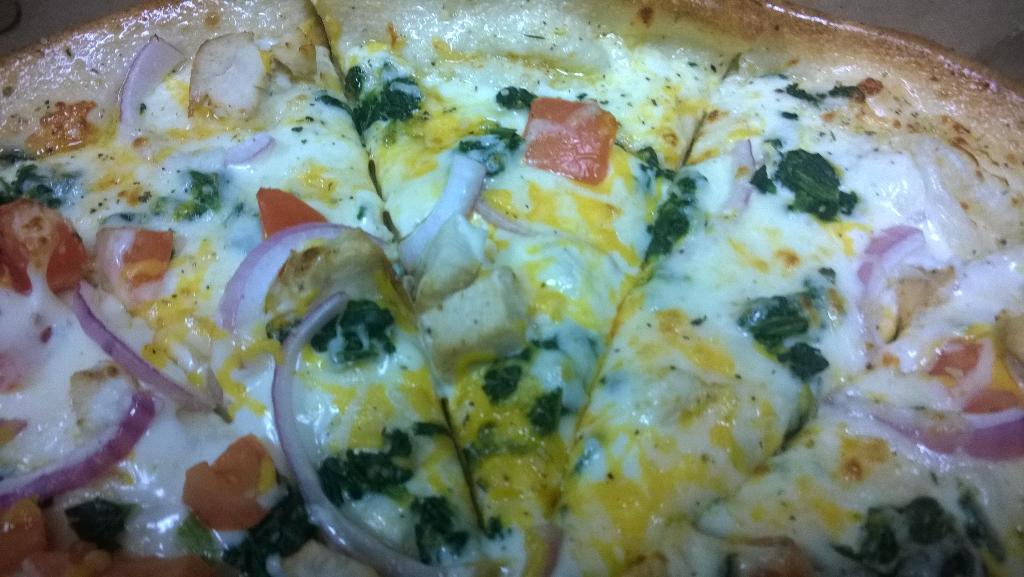 GrecosWheeling's tweet photo. Retweet to win one! Wed special 13" up to 3 toppings $10 or a specialty for 12.50.  Robins Favorite is pictured. http://t.co/HeA82Ry74O