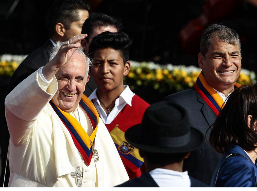 InfanciaEc's tweet photo. .@Pontifex_es: lo que somos y tenemos nos ha sido confiado para ponerlo al servicio de los demás #FranciscoEnEcuador http://t.co/M09jTSWwuF