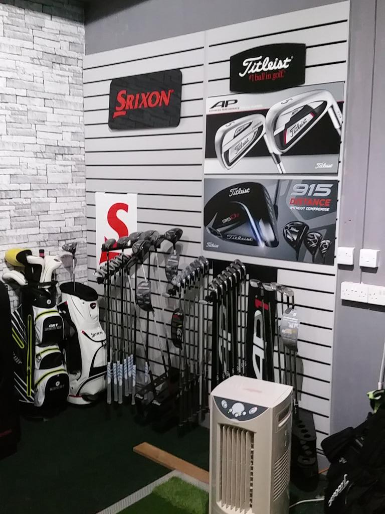 Knowleproshop's tweet photo. New simulator for custom fitting and lessons now open at Knowle golf club, also available for hire http://t.co/iZeTLROXOL