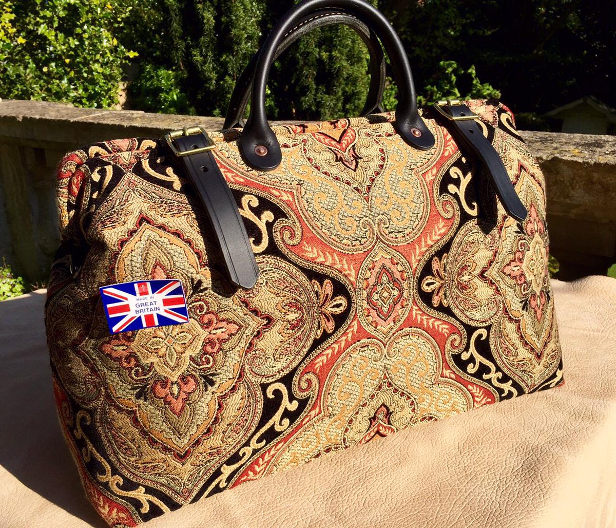 LondonJacks's tweet photo. Fantastic Carpet TravelBag #eShopsUKHour #HMNation #Bizitalk #UKSOPRO #SNRTG #CraftHour #Adowl http://t.co/OdI7KJ8uyq http://t.co/KCIrdhuzbt