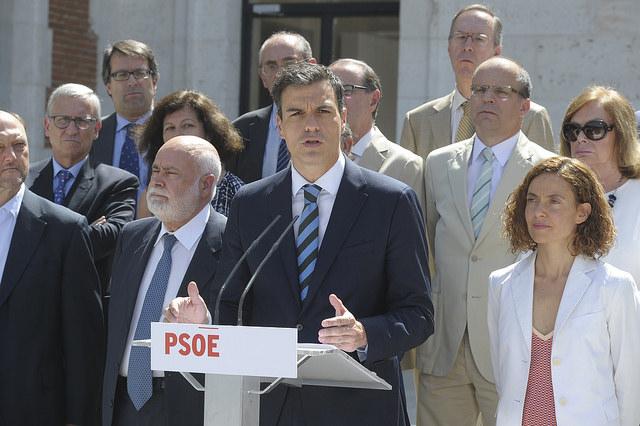 sanchezcastejon's tweet photo. La reforma constitucional no es un fin en sí mismo sino el cauce para recomponer consensos rotos http://t.co/7HjvliB9N2